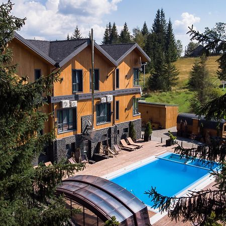 Ego Hotel Yablunytsya Exterior foto